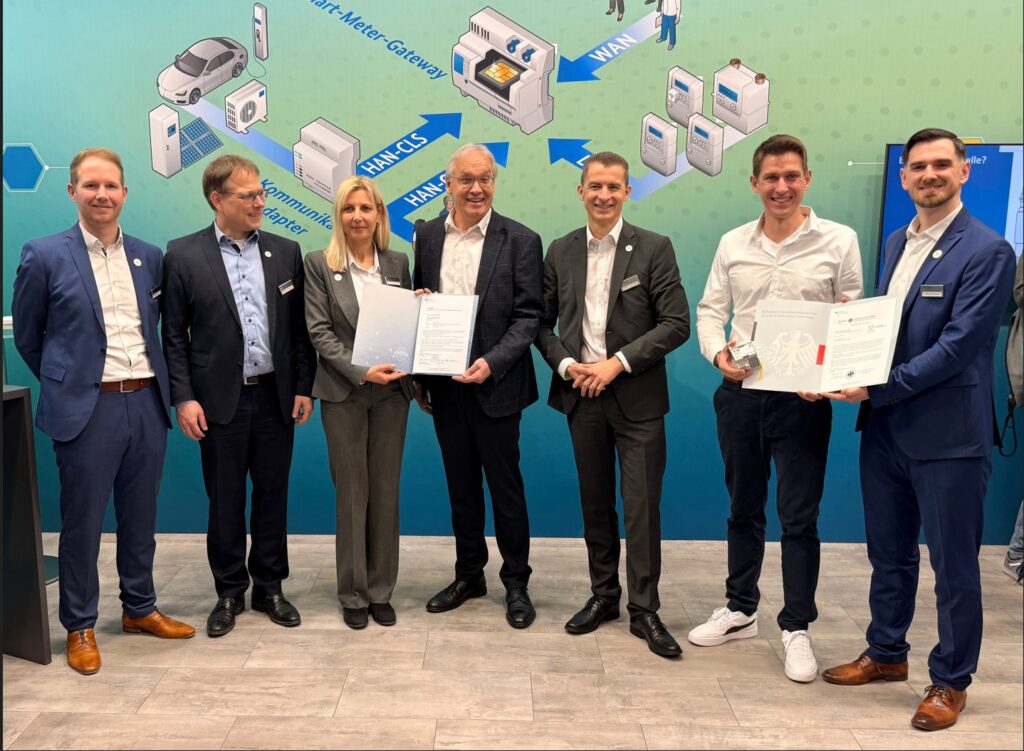 Zertifikatsübergabe auf der E-world energy and water durch das Bundesamt für Sicherheit in der Informationstechnik (BSI) in Essen. <yoastmark class=