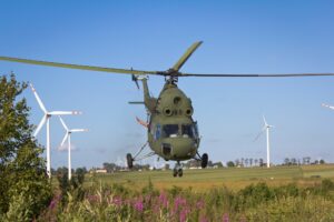 Qualitas Energy setzt auf offenen Dialog, wenn es um militärische Belange in der Windpark-Projektierung geht. (Bild: © iStock/ewg3D)