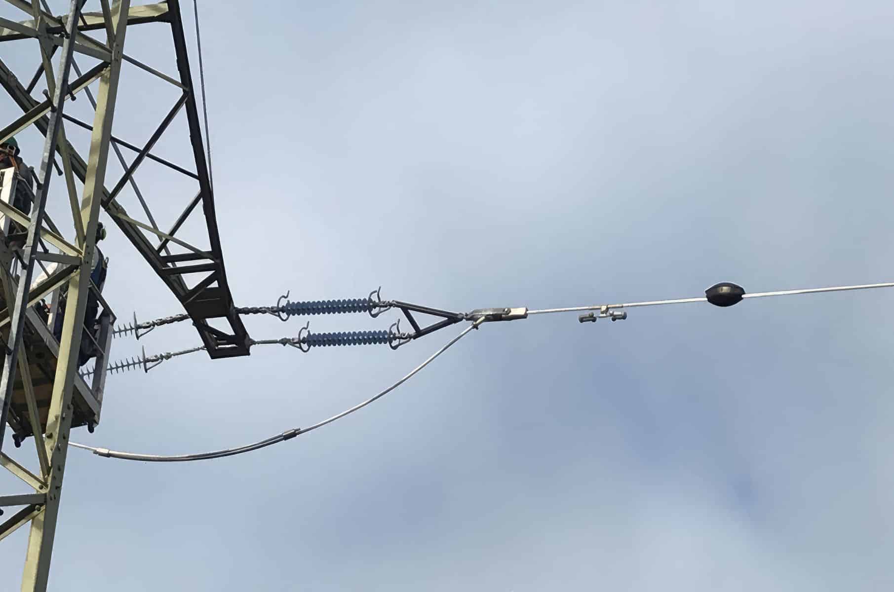 ASTROSE umfasst ein IoT-System von Funksensorknoten zum Monitoring von Hoch- und Höchstspannungsleitungen. (Bild: Fraunhofer IZM | Volker Mai)