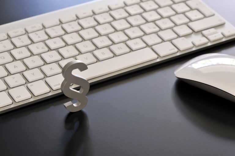 DIe deutschen Unternehmen kritiseren vor allem den hohen Aufwand im Umgang mit der DS-GVO. (Bild: nmann77 7 stock.adobe.com)