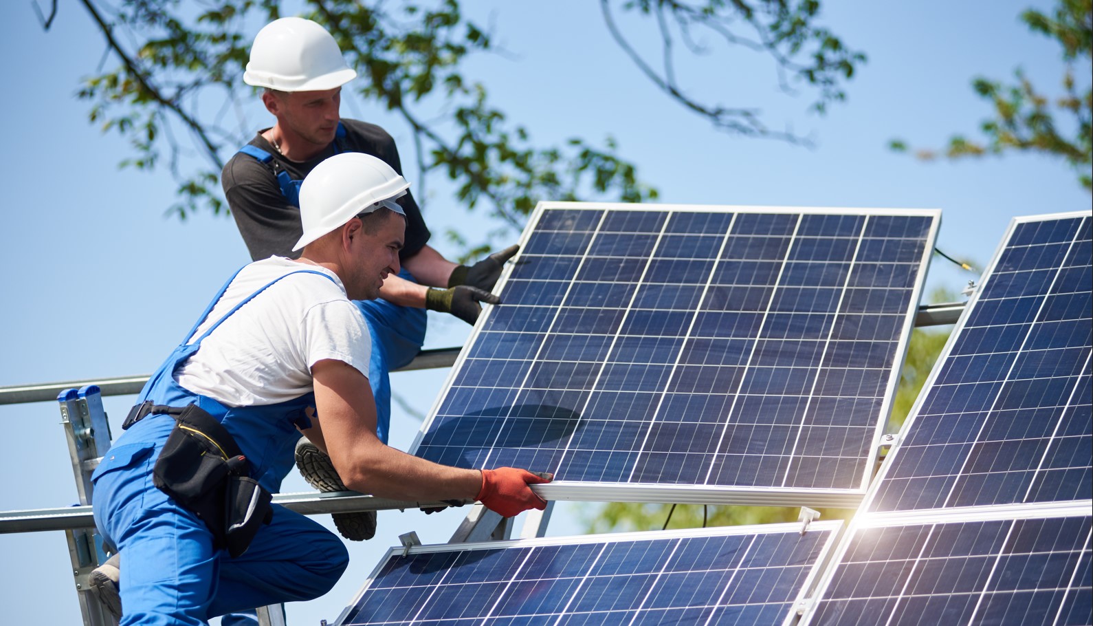 Mit starken Partnern im Rücken sollen Installationsbetriebe künftig besser von der Energiewende profitieren (Bild: anatoliy_gleb / stock.adobe.com, Symbolbild)