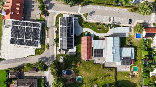 EIne Energiegenossenschaft aus 263 Bürger: innen unterstützt den Ausbau neuer EE-Analagen. (Bild: SolarEdge)