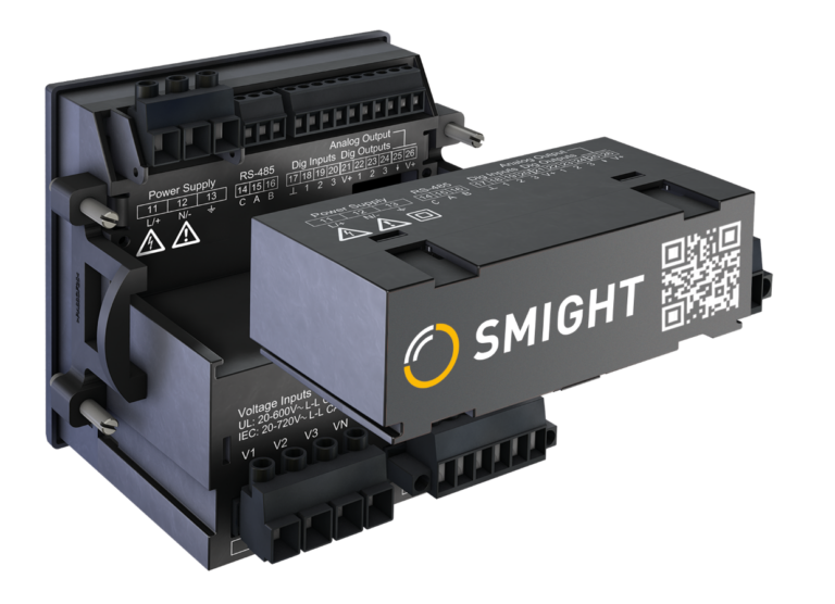 SMIGHT Grid2 Connect UMG passt in den Erweiterungssteckplatz der genannten Janitza Netzanalysatoren. (Bild: Janitza electronics GmbH / SMIGHT GmbH)