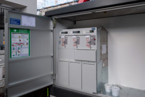 Blick ins Innere der SF6-freien 10kV-Ortsnetzstation (Bild: Dortmunder Netz GmbH)