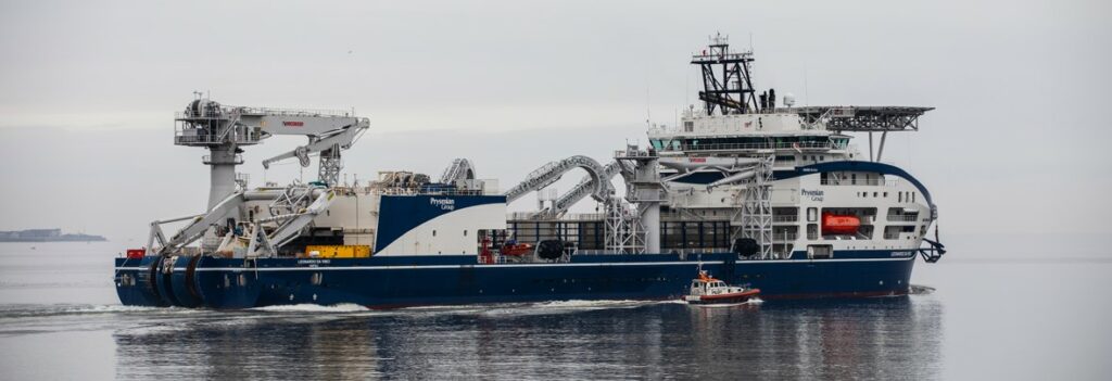 Der Kabelhersteller Prysmian verlegt den ersten Abschnitt des Exportkabels mit dem High-Tech-Schiff Leonardo da Vinci. Foto: RWE AG